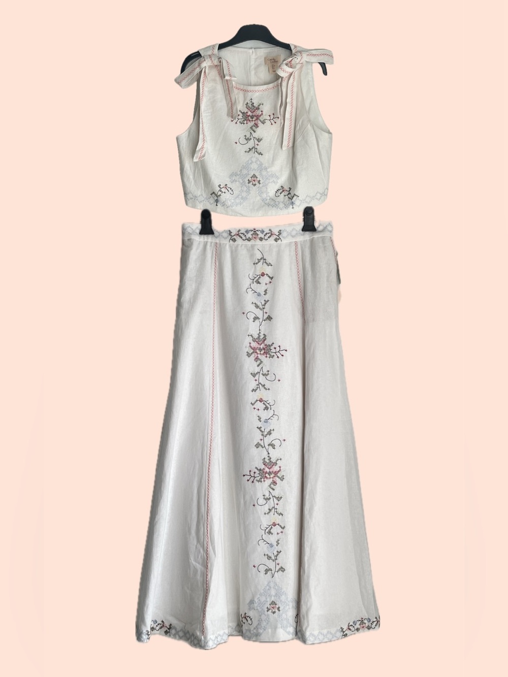 NWT CAMILA COELHO Embroidered White Two-Piece Set with Floral Motif